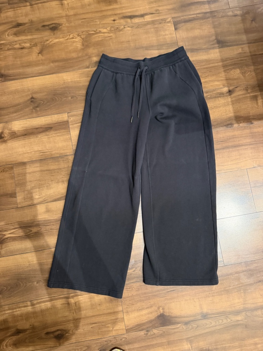Lululemon Scuba Mid-Rise Wide-Leg Pant Regular